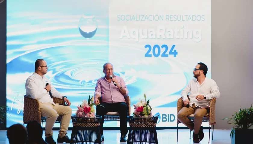 Directivos de Triple A en la actualización de resultados AquaRating 2024