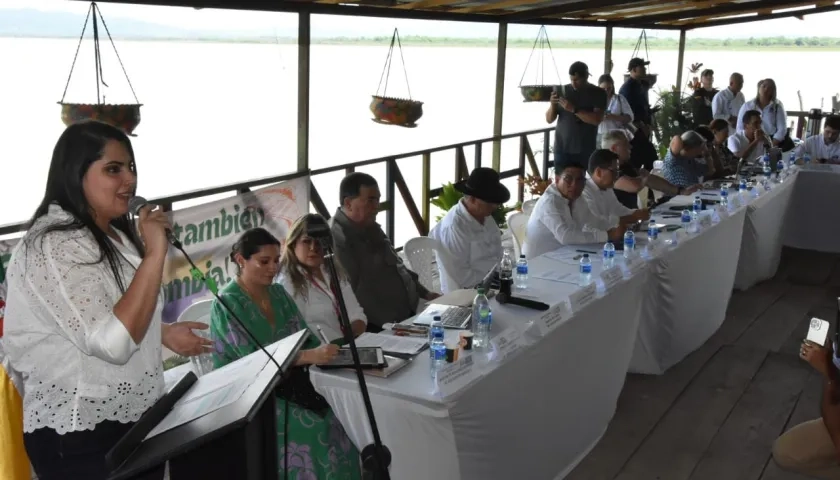 La senadora Laura Fortich presidió la sesión.