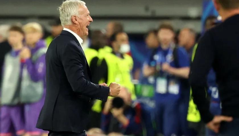 Didier Deschamps, técnico de Francia, celebra el triunfo sobre Austria. 