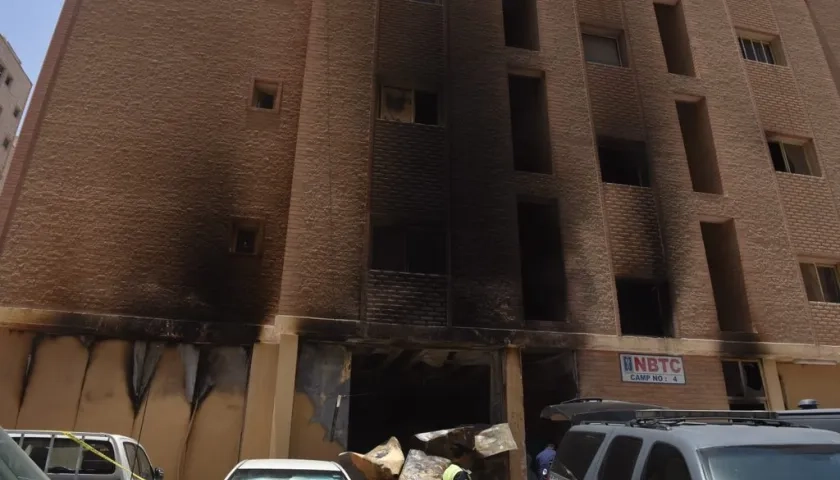 Así quedó el edificio de apartamentos tras el voraz incendio