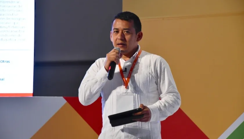 Exministro de Ciencia, Tecnología e Innovación, Arturo Luis Luna Tapia.
