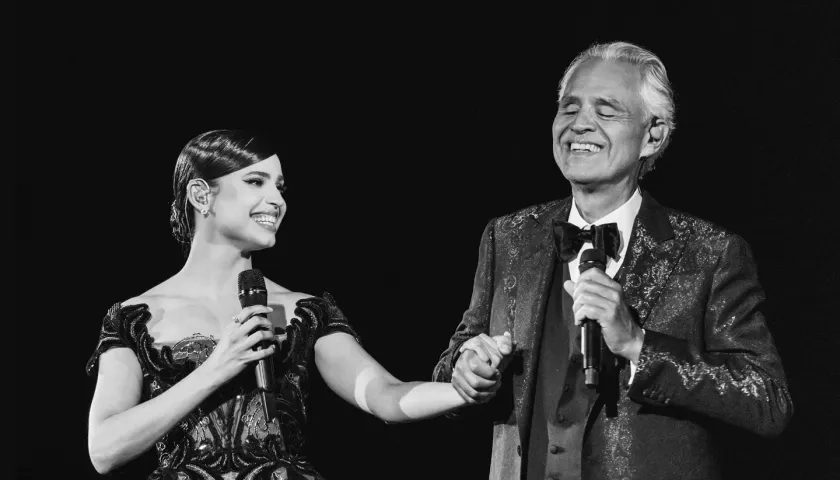 Sofia Carson y Andrea Bocelli.