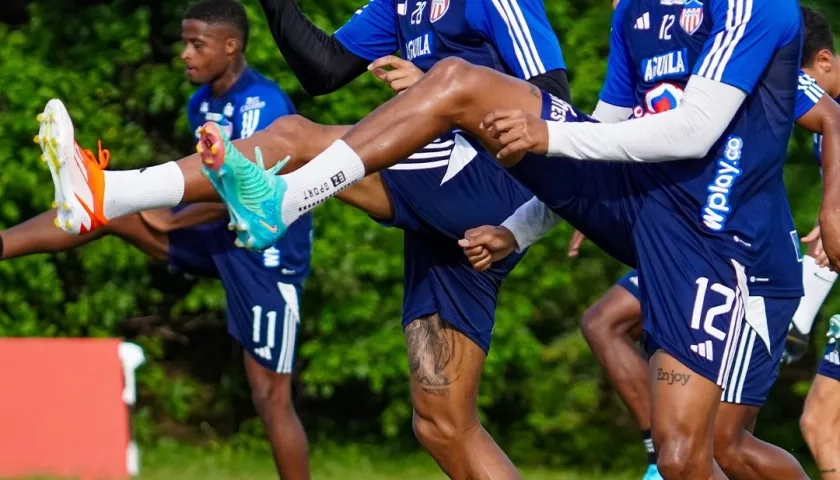 Jermein Peña y Gabriel Fuentes, jugadores del Junior durante la pretemporada. 