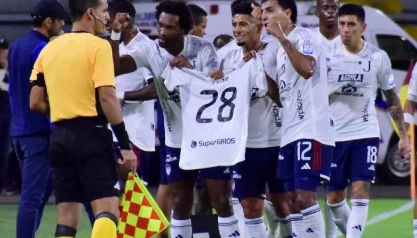 La celebración del gol de Junior, marcado por Didier Moreno, fue dedicado a Jermein Peña. 