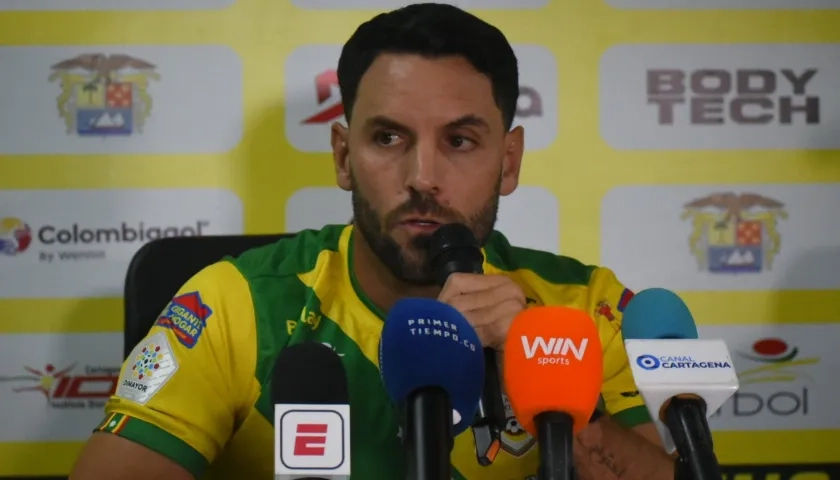 Sebastián Viera durante su presentación en el estadio Jaime Morón. 