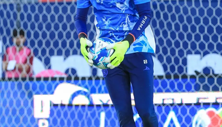 Kevin Mier, portero del Cruz Azul y de la Selección Colombia. 