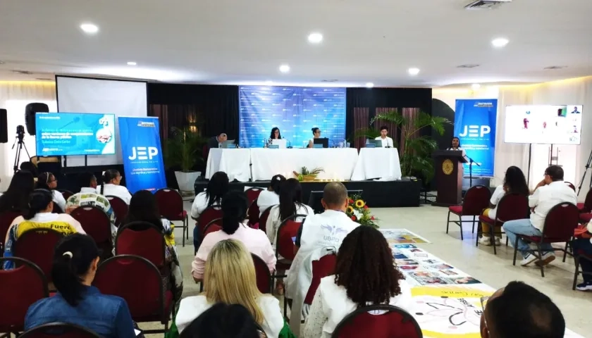 Instalación en la JEP de audiencia de familiares víctimas de víctimas de 'falsos positivos'.