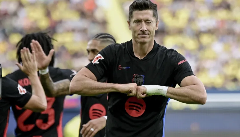 El polaco Robert Lewandowski marcó doblete en el triunfo del Barcelona. 