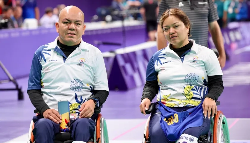 Los hermanos Leidy y Edilson Chica, medallistas de Colombia en los Juegos Paralímpicos de París.