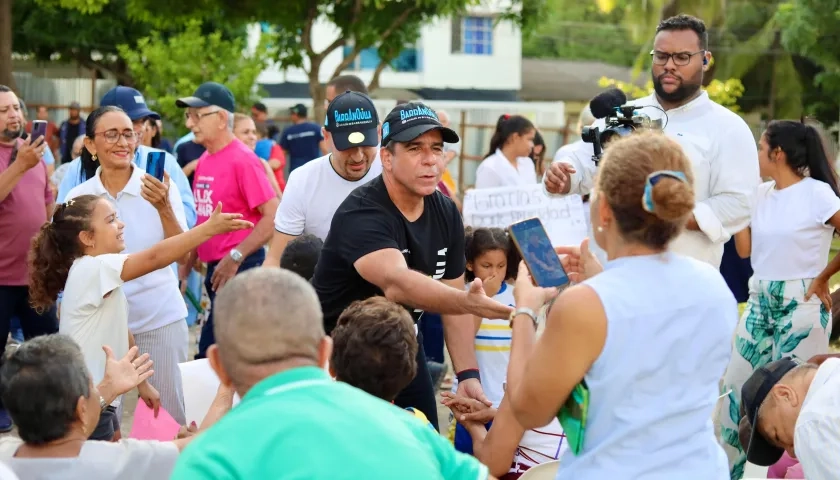 El alcalde Char con la comunidad en La Unión.