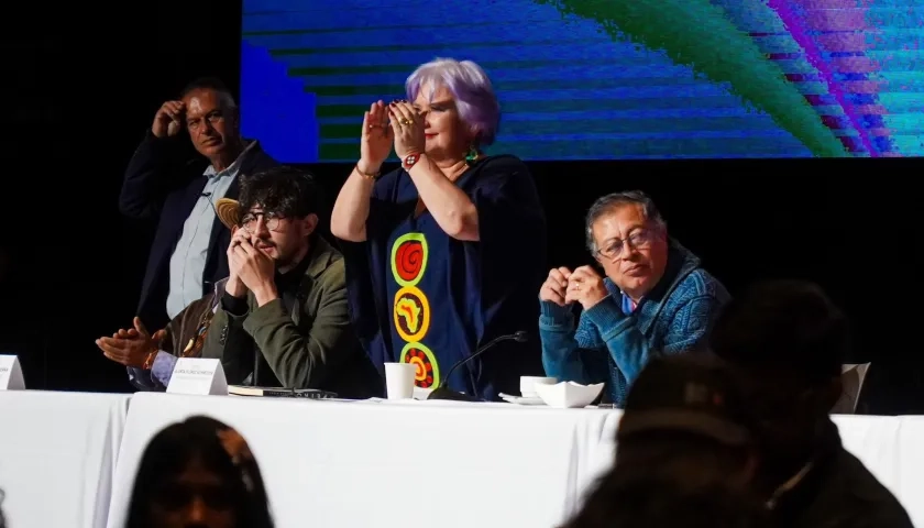 La presidenta de Colombia Humana, Gloria Flórez, y el Presidente Gustavo Petro.