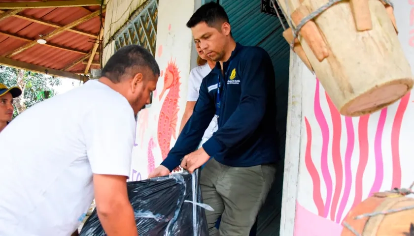 Entrega de ayudas de la UNGRD.