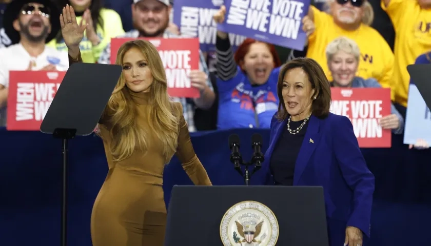 Jennifer López y Kamala Harris.