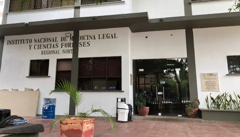 Fachada de Medicina Legal.