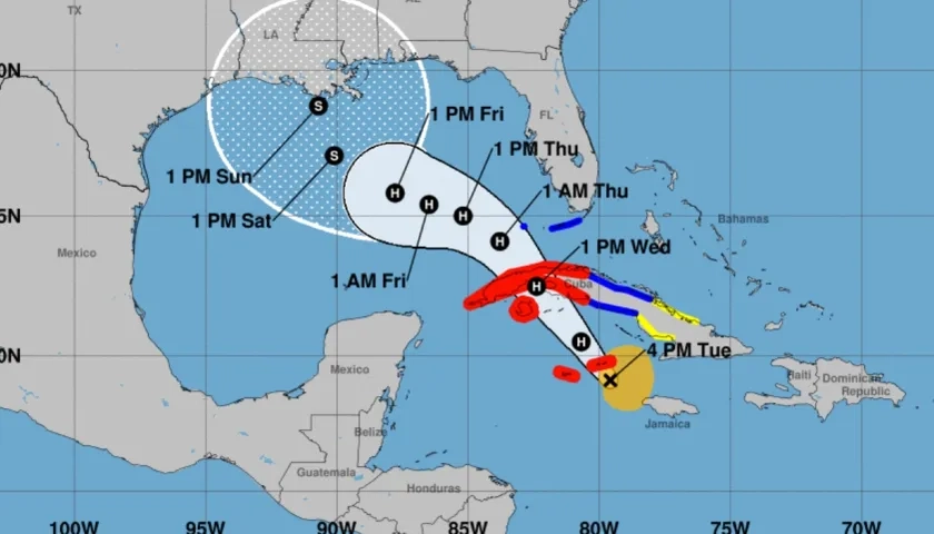 La tormenta tropical Rafael tocaría tierra en Cuba como un huracán. 