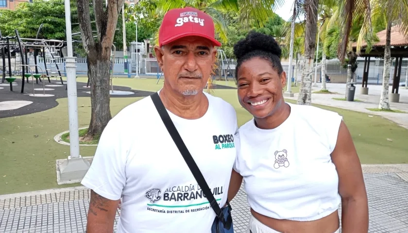 Angie Valdez con su primer entrenador, Luis Villarreal.