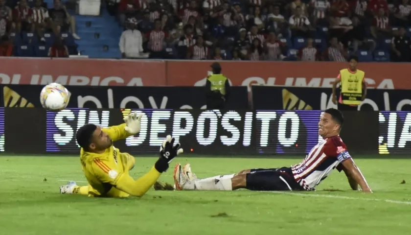 El primero de los dos goles de Carlos Bacca a Millonarios, el pasado 4 de mayo.