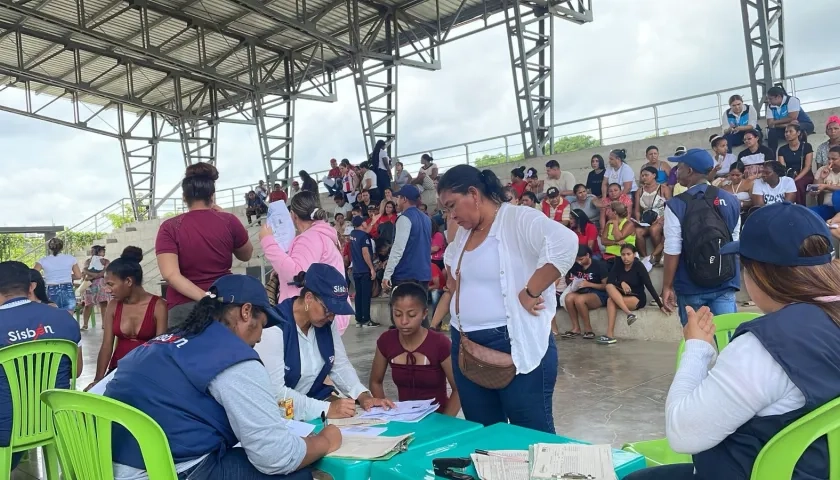 Jornada de sisbenización en el barrio Las Gardenias. 