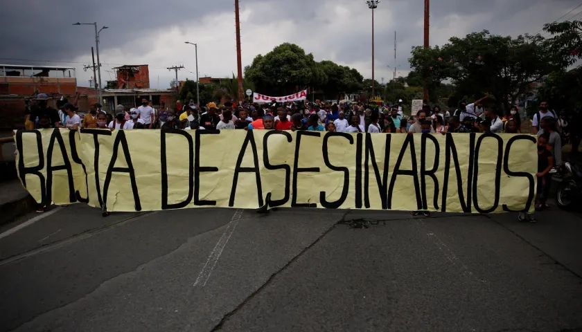 Manifestación exigiendo justicia por la masacre de cinco menores de edad en agosto de 2020, en Cali. 