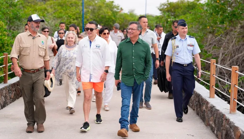 Presidente de Ecuador, Daniel Novoa, y de Colombia, Gustavo Petro.