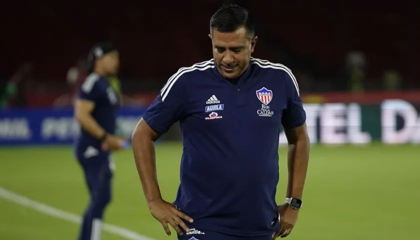 César Farías, técnico del Junior, durante el partido contra Once Caldas. 