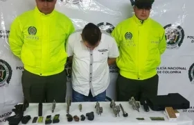 Luis Alberto Bareño, de 46 años, fue capturado con 10 armas de fuego.