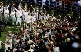 Integrantes de la delegación de Colombia desfilan durante la Inauguración de los XVIII Juegos Bolivarianos