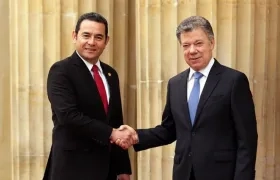 El Presidente Santos junto a su homólogo de Guatemala, Jimmy Morales.