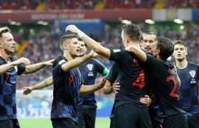 Jugadores de Croacia celebran el segundo gol del partido. 