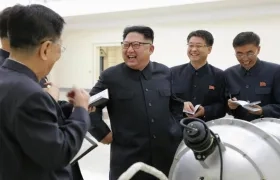 Los inspectores no tienen acceso a ninguna instalación nuclear en Corea del Norte. Foto de archivo del líder norcoreano en una de las pruebas.