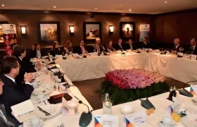 Presidente Iván Duque reunido con líderes empresariales en Davos.