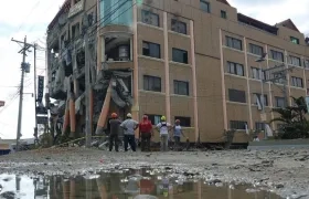 Terremoto fue en la isla de Mindanao, en el sur de Filipinas. En la foto una edificación afectada.