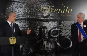  El Presidente Iván Duque impuso este miércoles la Orden de Boyacá, en el grado de Gran Cruz, al escritor peruano Mario Vargas Llosa, premio Nobel de Literatura de 2010.