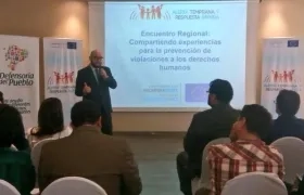 Delegado de #DefensoríaDelPueblo de #Colombia, Felipe Vernaza, agradece invitación del Dr. Freddy Carrión Intriago al Encuentro Regional.