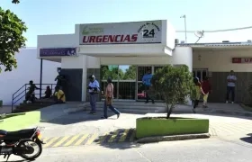 Los heridos reciben atención médica en la Clínica Campbell de Barranquilla. 