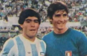 Diego Maradona y Paolo Rossi. 