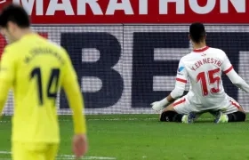 Youssef En-Nesyri, delantero marroquí del Sevilla, celebra el segundo gol.