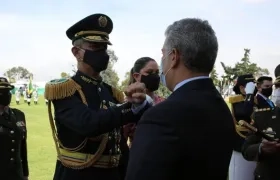 El General Diego Hernán Rosero con el Presidente Iván Duque.