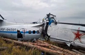 Restos del avión, que transportaba a un grupo de paracaidistas, se estrelló en la región de Menzelinsky, al este de Tatarstán en Rusia.