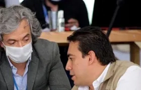 El director del Dane, Juan Daniel Oviedo, y el registrador Alexánder Vega.