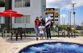 José Esteban Zapata y su familia, beneficiarios 40.000 del subsidio para compra de vivienda VIS. 