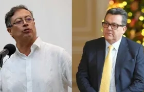 El Presidente Gustavo Petro y el presidente de Colpensiones Jaime Dussán. 