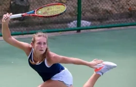 Olivia Lincer, tenista norteamericana, clasificada a la final. 