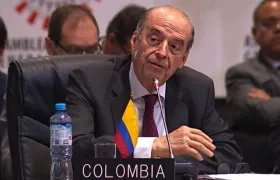 El canciller Álvaro Leyva agradece el respaldo de la OEA a la 'paz total'.