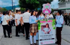 Marcha de estudiantes de Chinchiná, Caldas, por la muerte de la pequeña Danna Sofía.