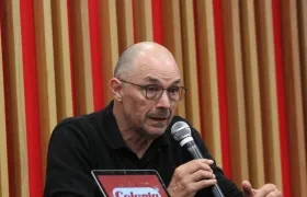 Alfredo Arias, técnico uruguayo de Santa Fe. 
