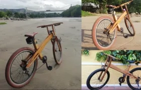 Bicicleta de madera. 