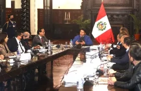 El Presidente peruano reunido con empresarios colombianos.