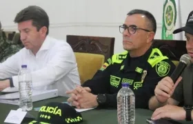 El coronel Carlos Correa junto al Ministro de Defensa, Diego Molano, y el Gobernador de Sucre, Héctor Olimpo Hernández, en el consejo de seguridad del pasado 28 de julio.