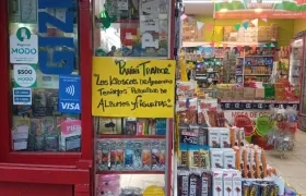 Letreros contra Panini en kioscos argentinos.